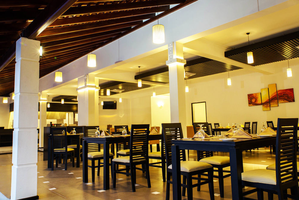The Covanro Airport Hotel - Katunayake Gampaha Exterior foto