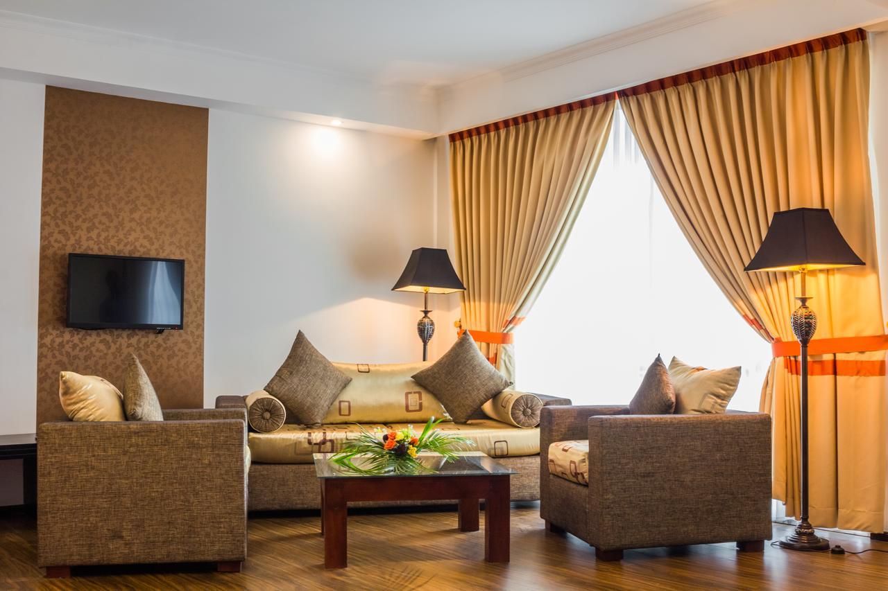 The Covanro Airport Hotel - Katunayake Gampaha Habitación foto
